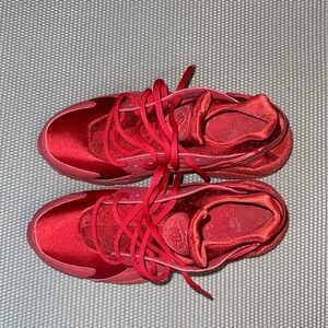 Red WMNS AIR HUARACHE RUN